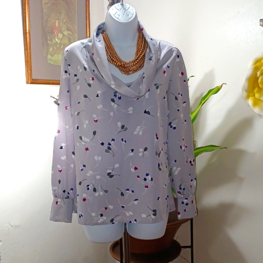 Banana Republic  Cowl neck long sleeve blouse. Small. Women's top